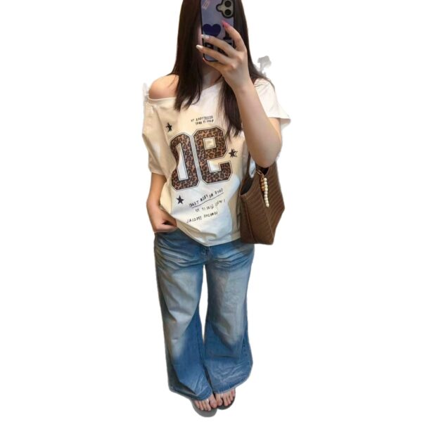 572626181 Letter Printed Asymmetrical Shoulder Short Sleeve T-Shirt
